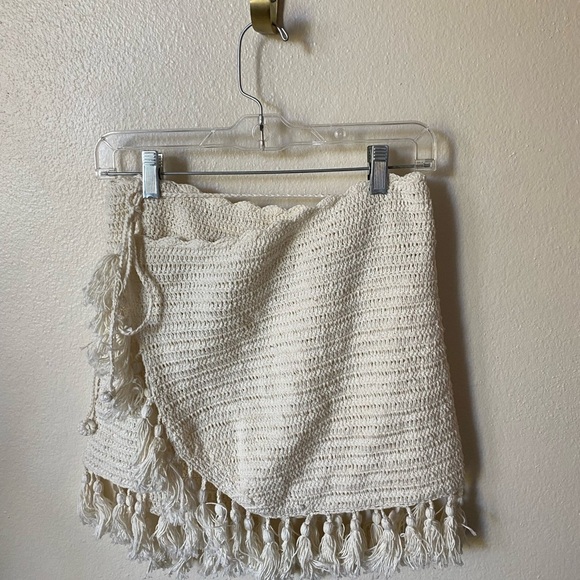 Cleobella Women’s Crochet Knit Wrap Skirt Tassel Detail Size S Cream Mini - Picture 2 of 7
